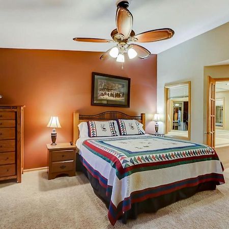 Brown Family Condo For Families Golf Trips And Girls Getaways Wisconsin Dells Luaran gambar