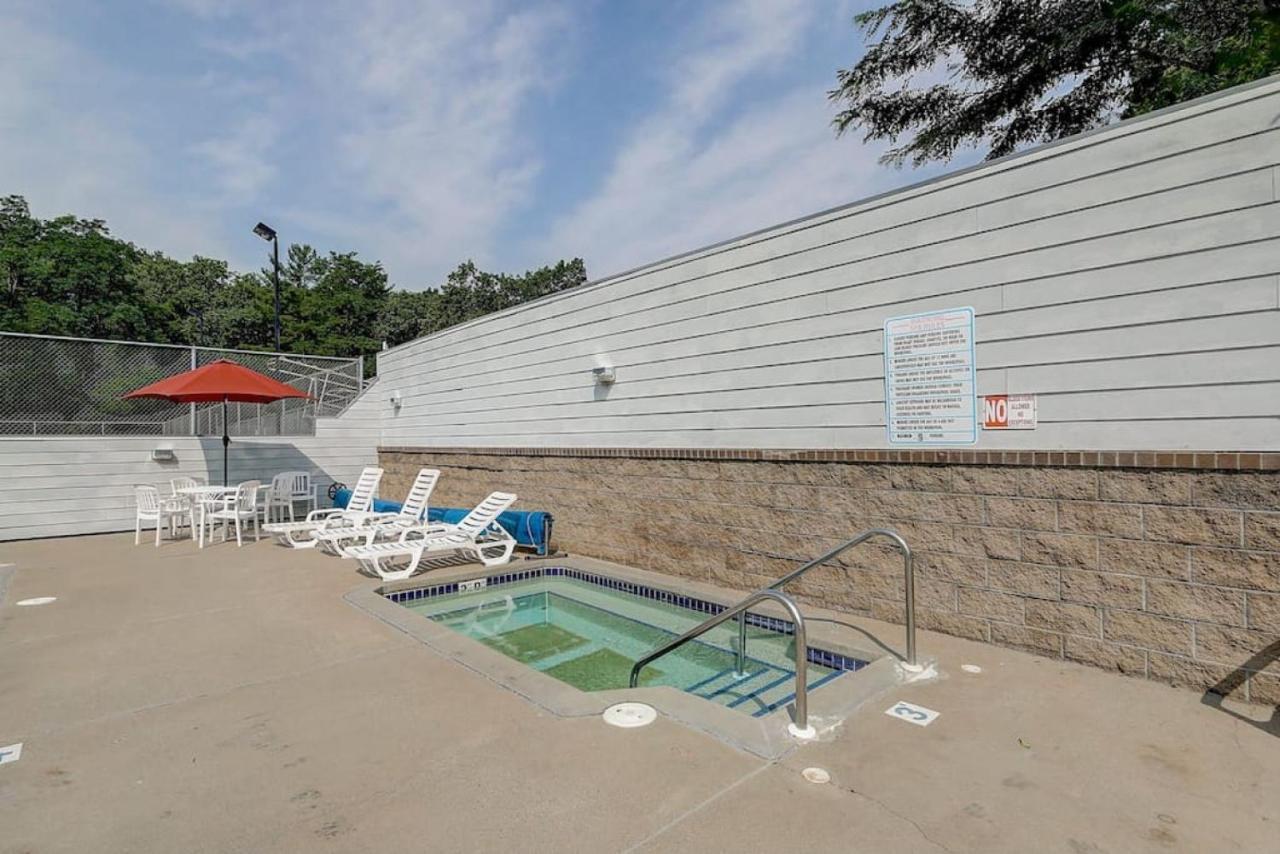 Brown Family Condo For Families Golf Trips And Girls Getaways Wisconsin Dells Luaran gambar
