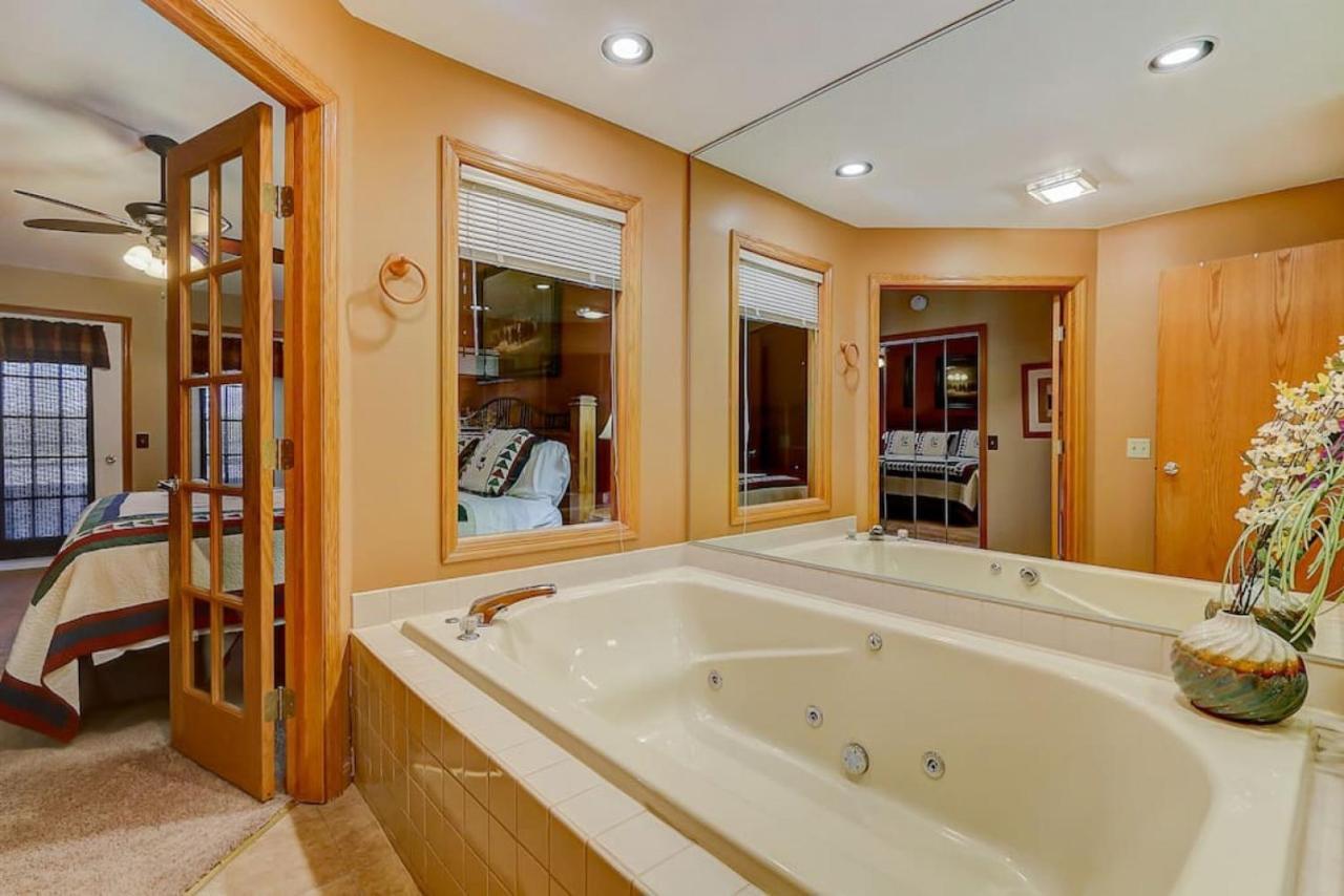 Brown Family Condo For Families Golf Trips And Girls Getaways Wisconsin Dells Luaran gambar