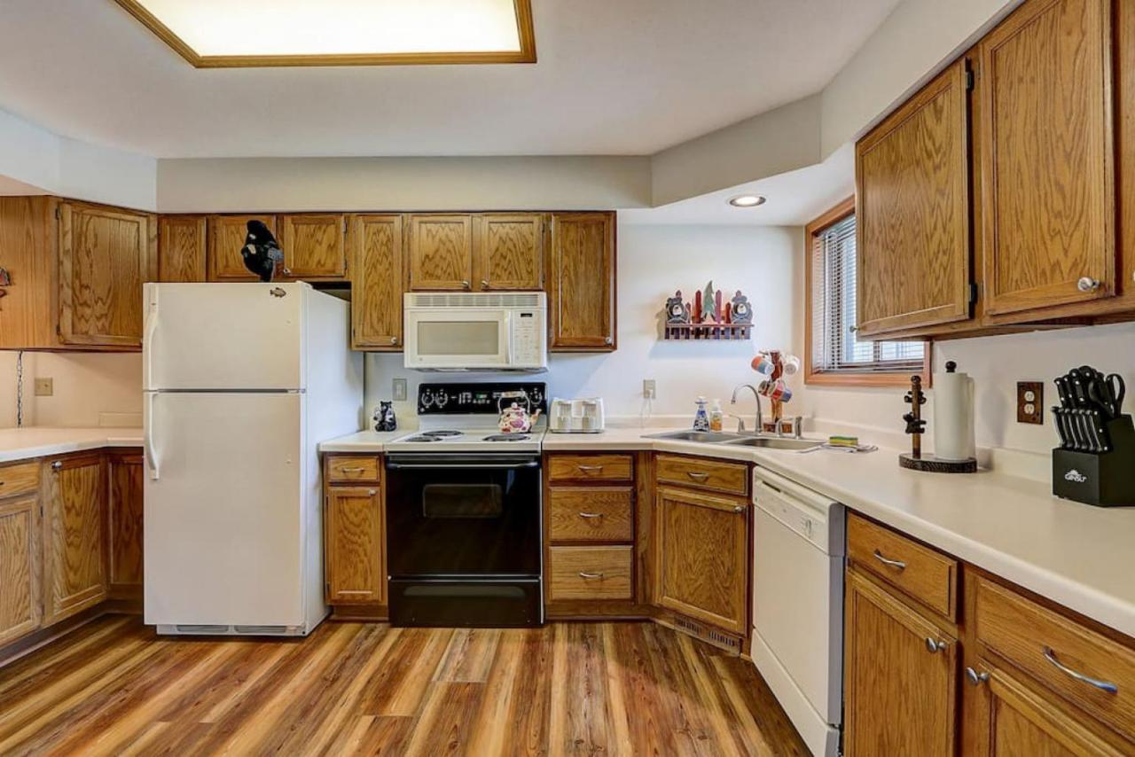 Brown Family Condo For Families Golf Trips And Girls Getaways Wisconsin Dells Luaran gambar