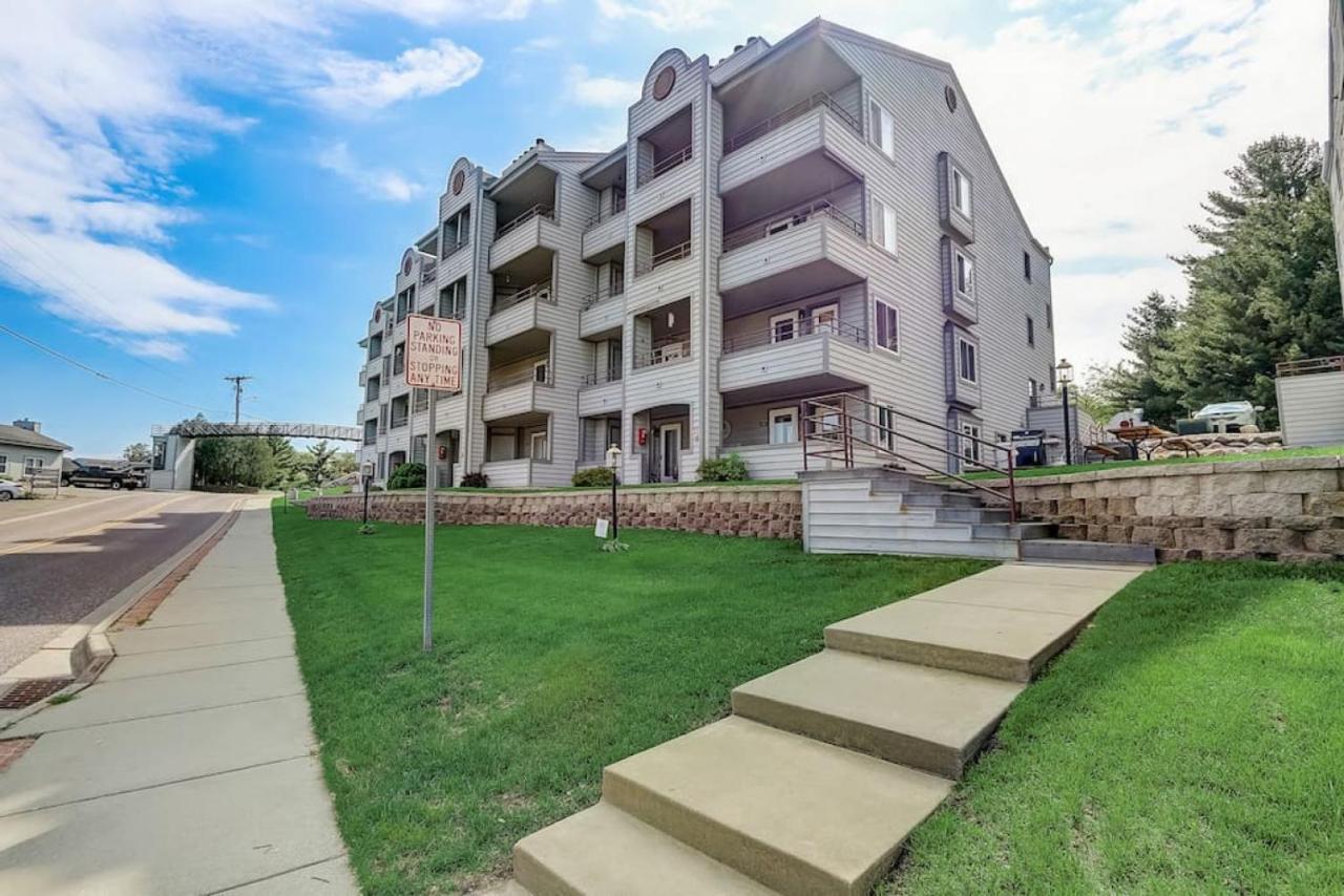 Brown Family Condo For Families Golf Trips And Girls Getaways Wisconsin Dells Luaran gambar