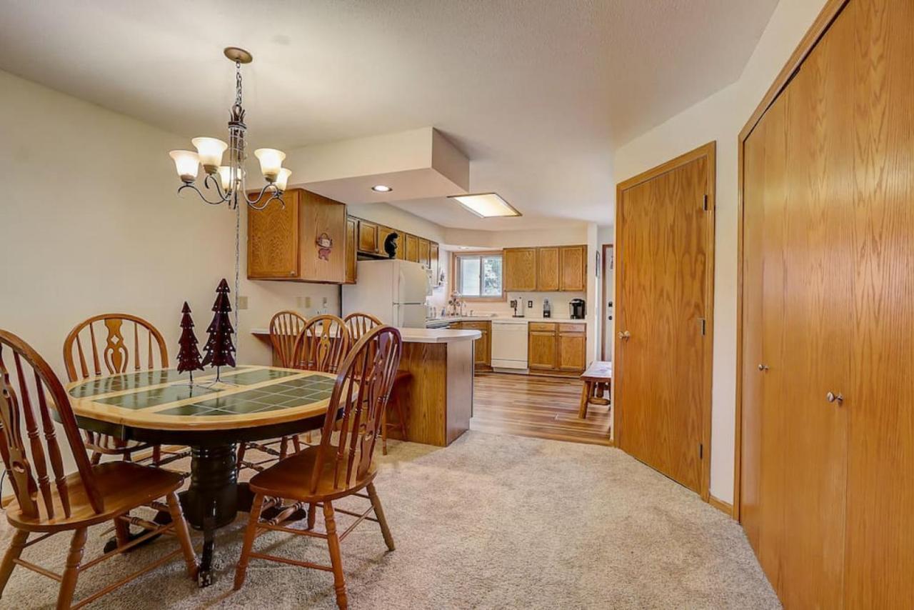 Brown Family Condo For Families Golf Trips And Girls Getaways Wisconsin Dells Luaran gambar
